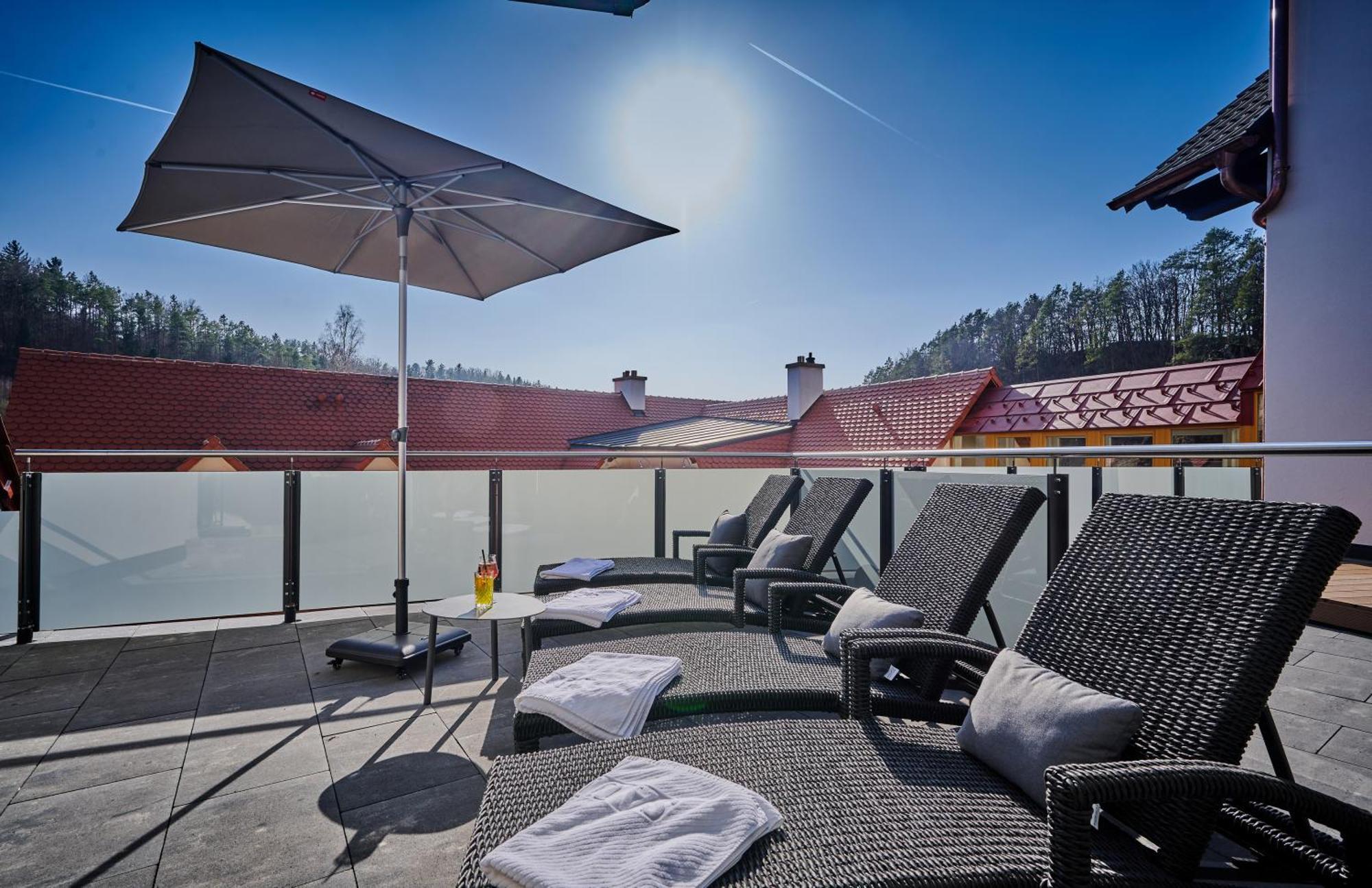 Landhotel Sternwirt - Das Wellnesshotel Zwischen Nuernberg Und Amberg Hogen Extérieur photo