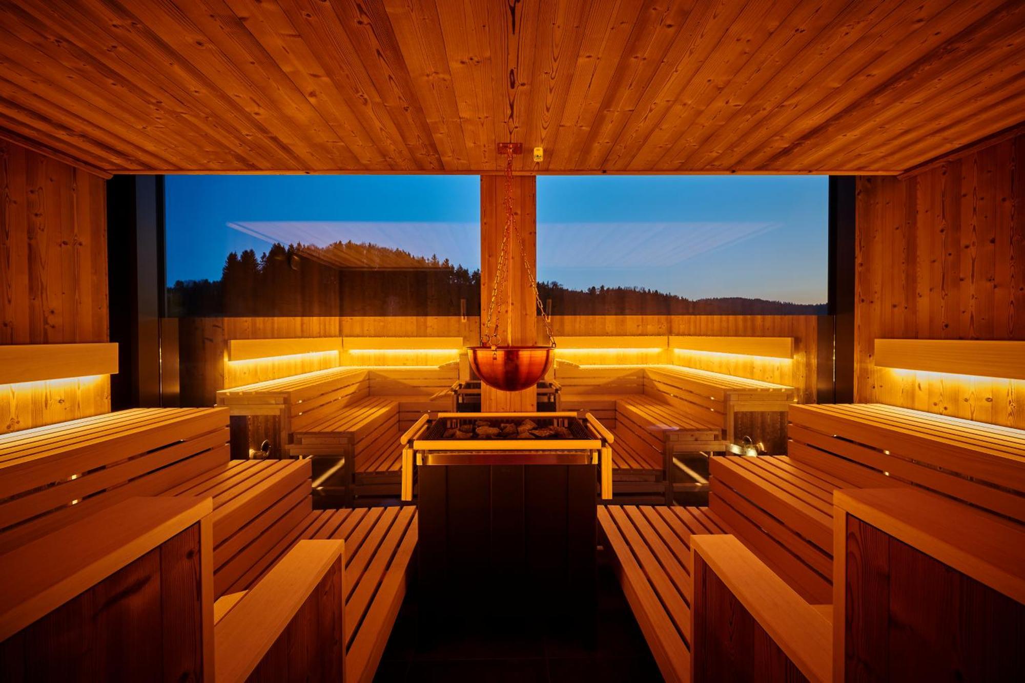 Landhotel Sternwirt - Das Wellnesshotel Zwischen Nuernberg Und Amberg Hogen Extérieur photo