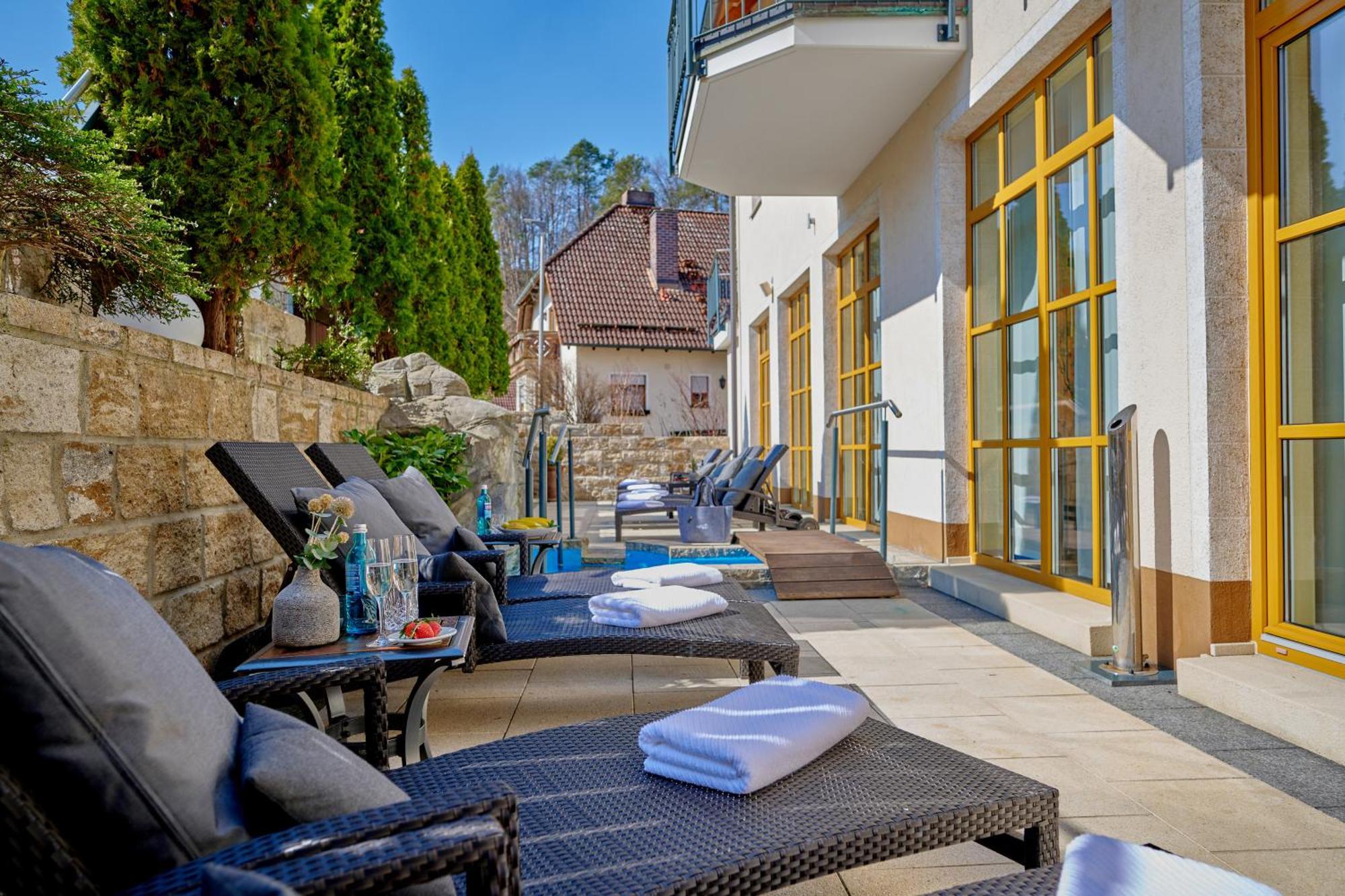 Landhotel Sternwirt - Das Wellnesshotel Zwischen Nuernberg Und Amberg Hogen Extérieur photo