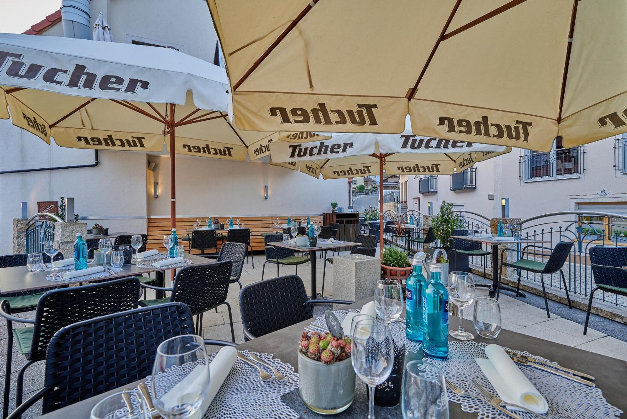 Landhotel Sternwirt - Das Wellnesshotel Zwischen Nuernberg Und Amberg Hogen Extérieur photo