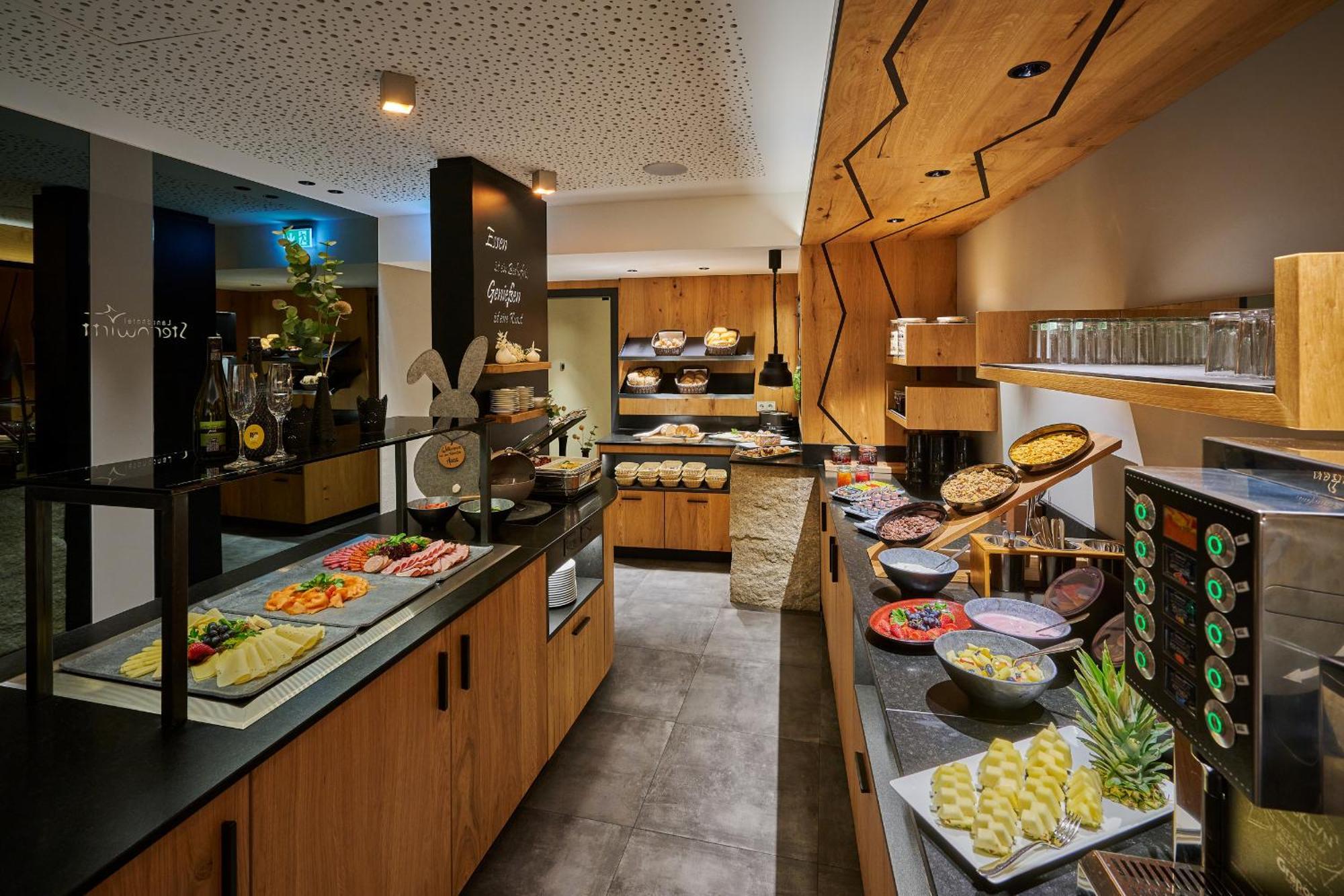 Landhotel Sternwirt - Das Wellnesshotel Zwischen Nuernberg Und Amberg Hogen Extérieur photo