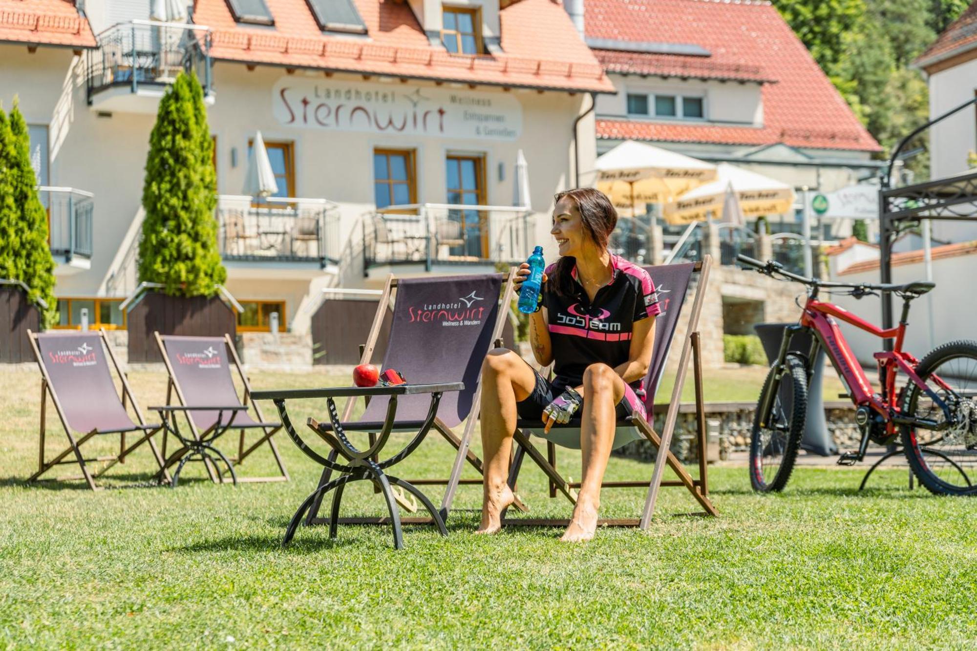 Landhotel Sternwirt - Das Wellnesshotel Zwischen Nuernberg Und Amberg Hogen Extérieur photo