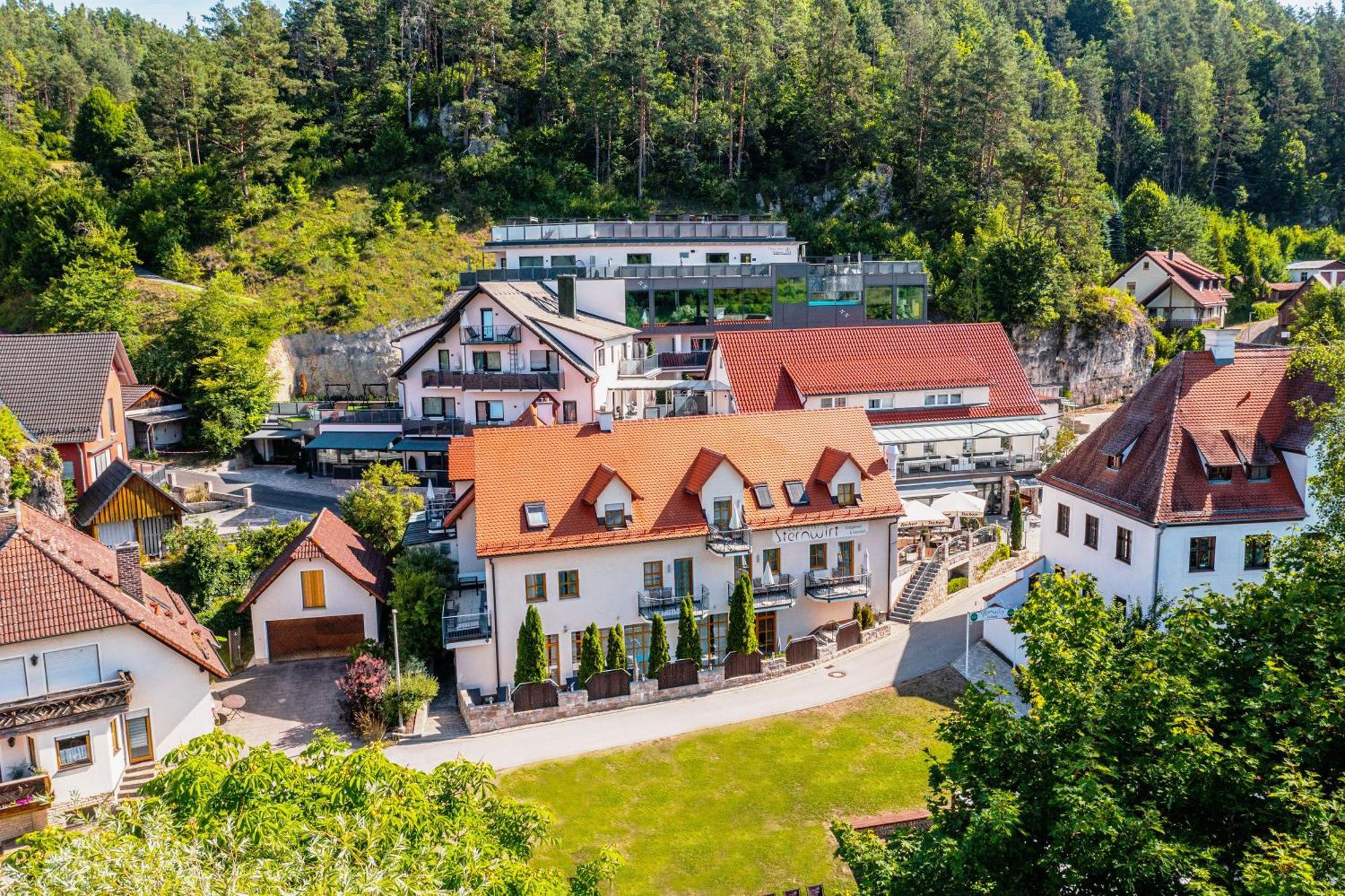 Landhotel Sternwirt - Das Wellnesshotel Zwischen Nuernberg Und Amberg Hogen Extérieur photo